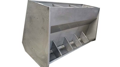 养猪场使用不锈钢猪饲料槽的优势是什么